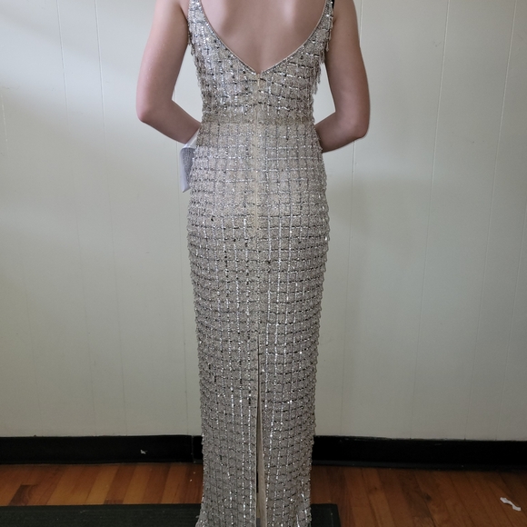 NWT Formal Dress Mac Duggal Beaded Size 2 - Picture 1 of 7